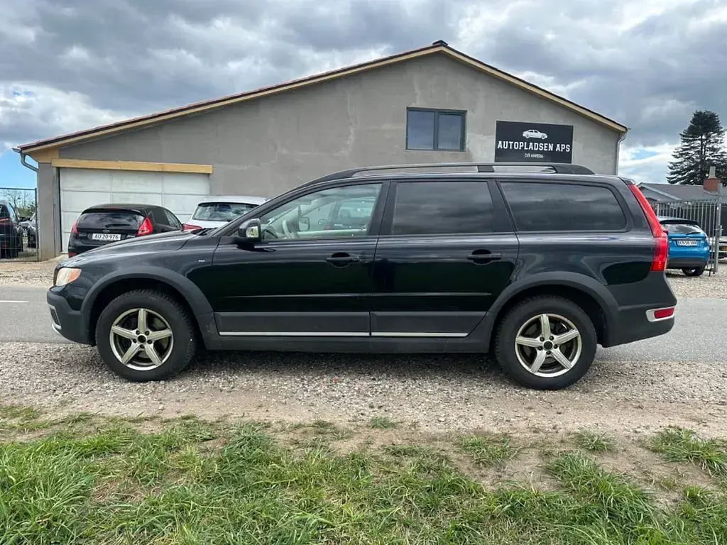 Usata Volvo XC70 185 CV (136 kW) 2007 Nero Station wagon