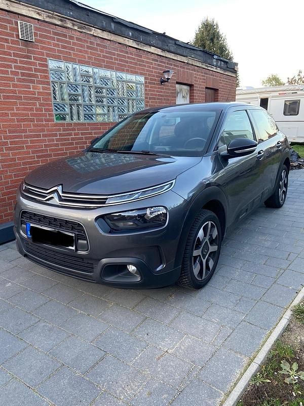 Grau Gebraucht 2018 Citroën C4 Cactus Kleinwagen | 8.790 € (Superpreis) - Bild 1/4
