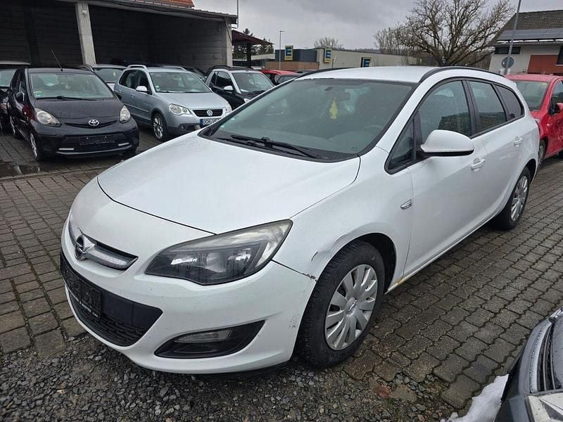 Gebraucht Opel Astra 101 PS (74 kW) 2012 Weiß Kombi