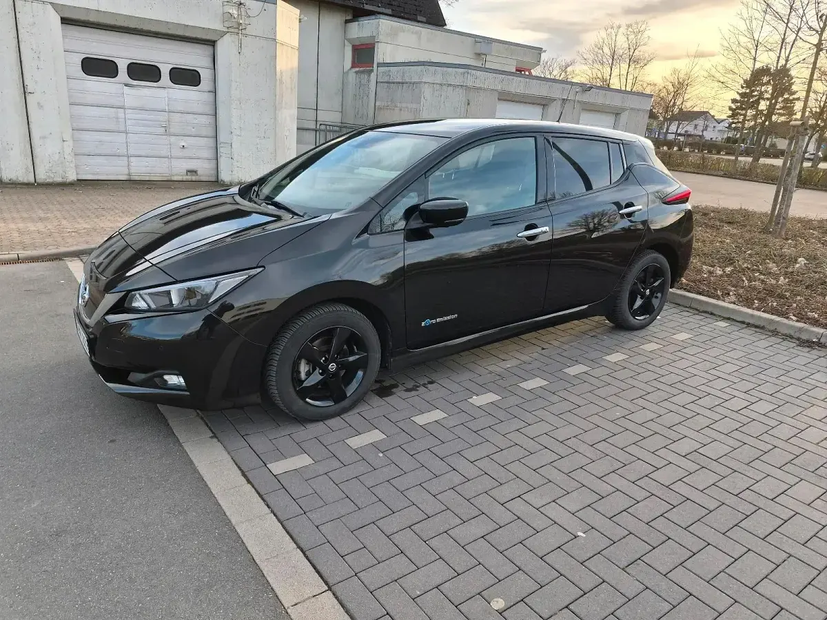 Gebraucht Nissan Leaf 110 kW (150 PS) 2020 Schwarz Kleinwagen