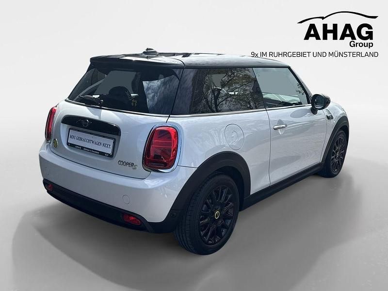 Gebraucht Mini Cooper SE 135 kW (184 PS) 2023 Weiß Kleinwagen