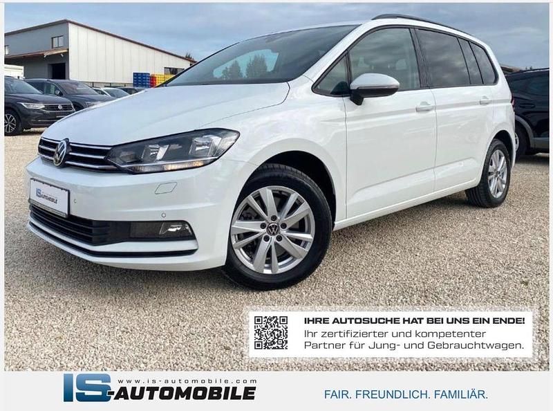 Pure white Gebraucht 2022 VW Touran Comfortline Van / Kleinbus | 26.999 € (Fairer Preis) - Bild 1/4