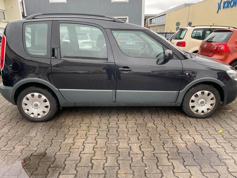 Gebraucht Skoda Roomster 75 PS (55 kW) 2013 Schwarz Van / Kleinbus