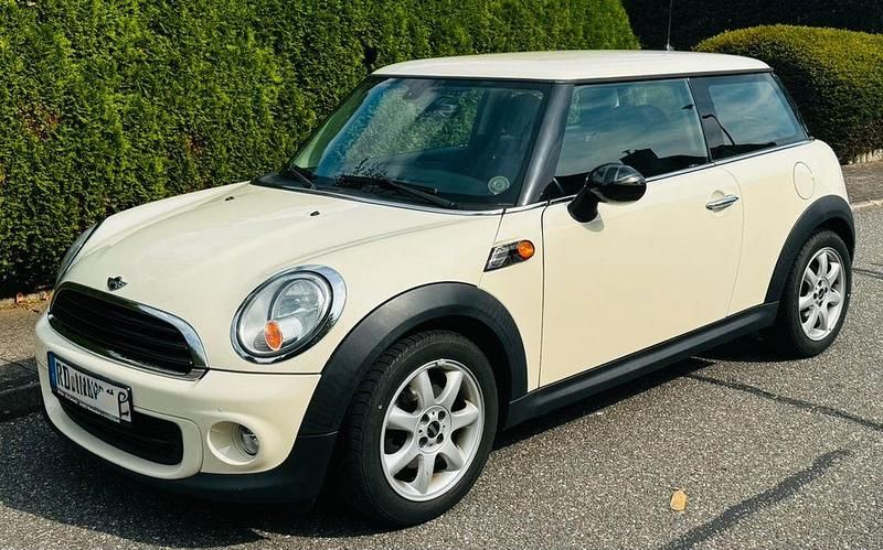 Weiß Gebraucht 2011 Mini ONE Kleinwagen | 4.500 € (Fairer Preis) - Bild 1/4