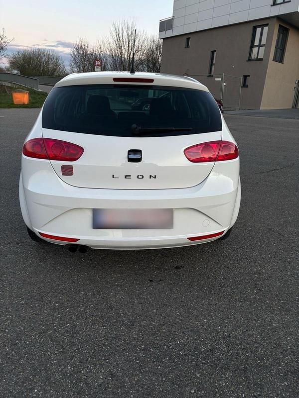 Usata Seat Leon 140 CV (102 kW) 2012 Bianco Utilitaria