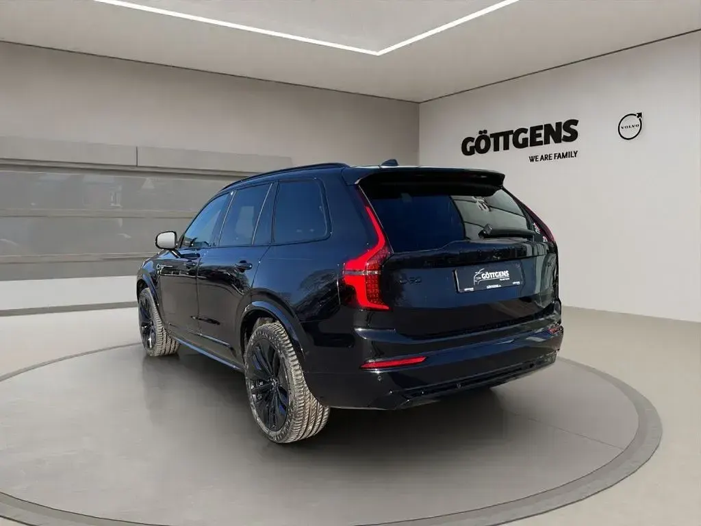 Neu Volvo XC90 Plus 455 PS (334 kW) 2026 Schwarz SUV