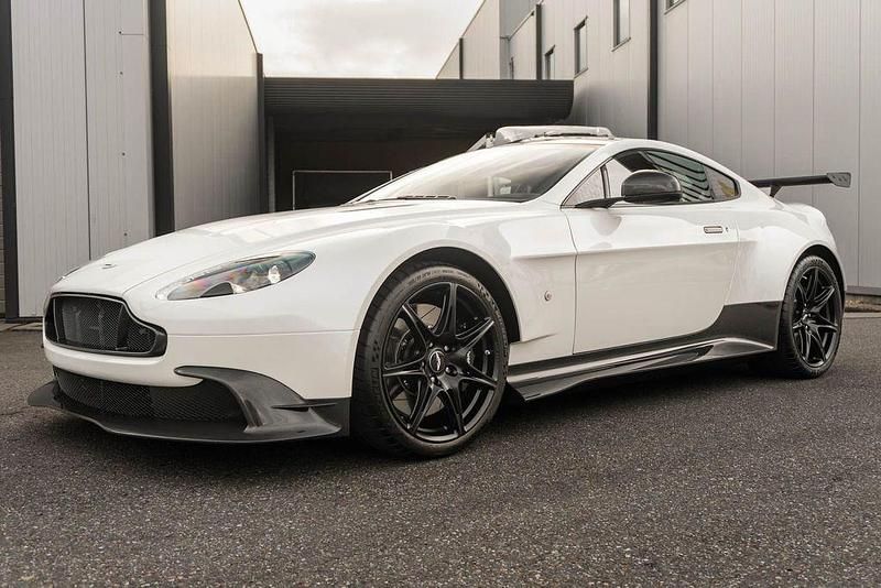 Gebraucht Aston Martin Vantage 446 PS (328 kW) 2017 Weiß Coupé