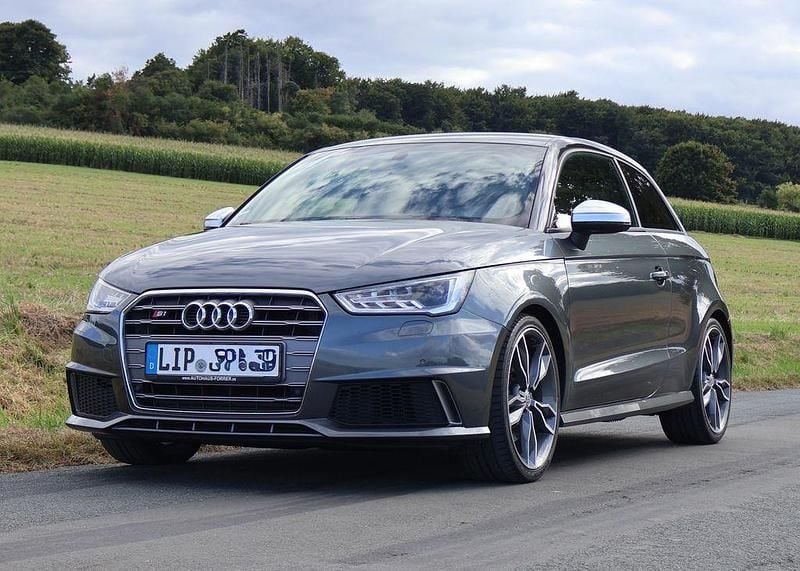 Grau Gebraucht 2015 Audi S1 Ambiente Kleinwagen | 13.450 € (Superpreis) - Bild 1/4