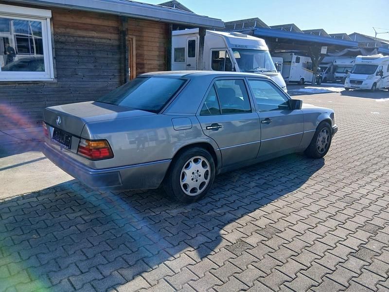 Gebraucht Mercedes E320 220 PS (161 kW) 1993 Limousine