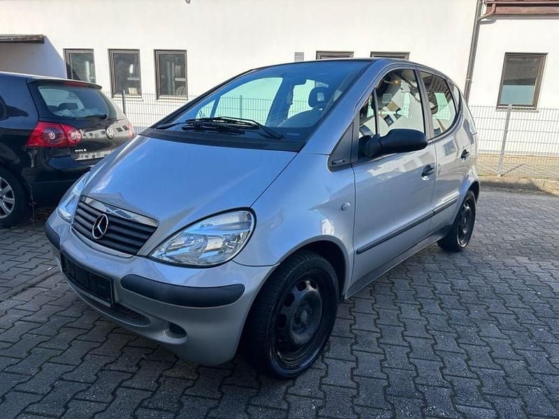 Silber Gebraucht 2002 Mercedes A140 Classic Limousine | 1.490 € (Fairer Preis) - Bild 1/4