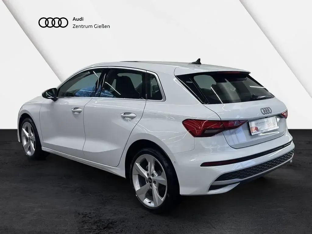 Second-hand Audi A3 Advanced 116 CP (85 kW) 2025 Alb Berlinǎ