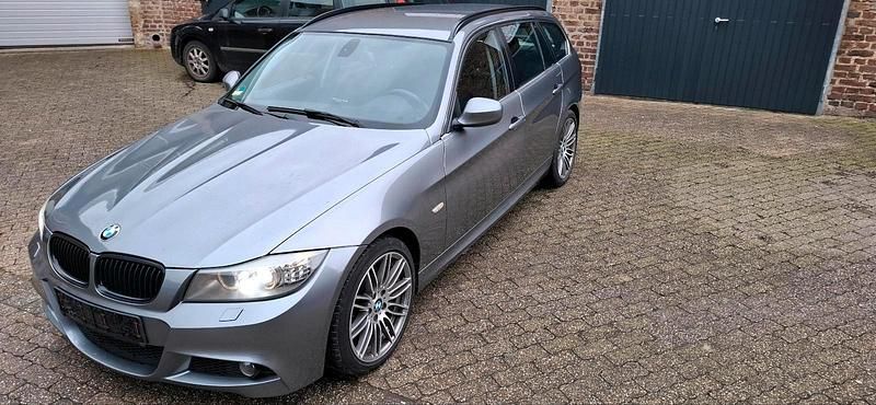 Grau Gebraucht 2010 BMW 325 Performance Kombi | 5.250 € (Fairer Preis) - Bild 1/4