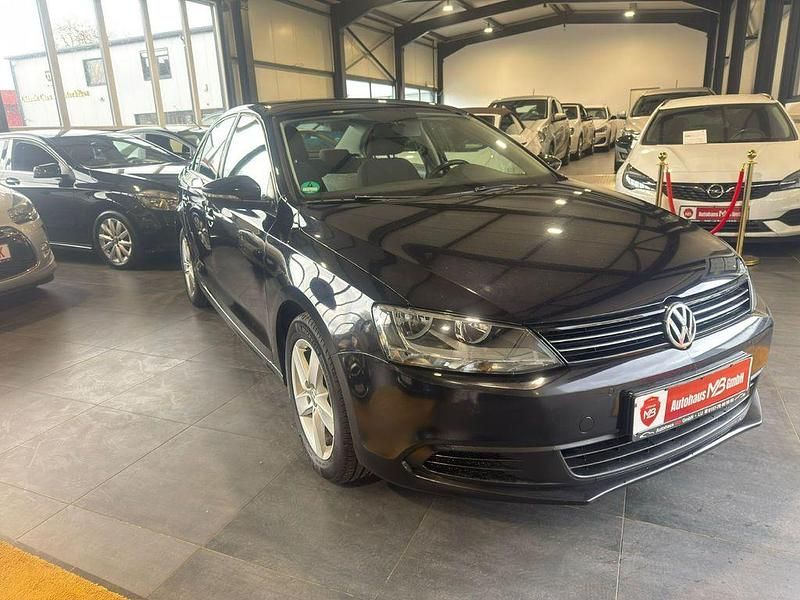Gebraucht VW Jetta Comfortline 105 PS (77 kW) 2011 Schwarz Limousine