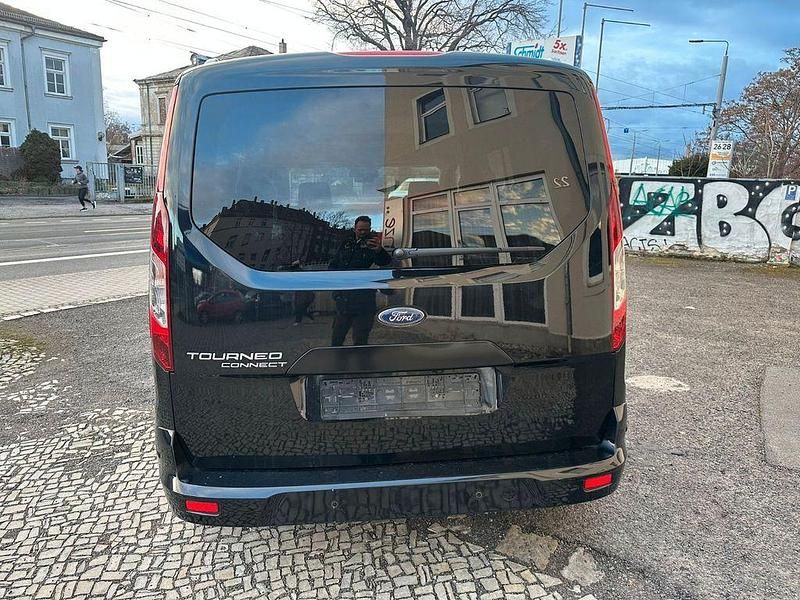 Gebraucht Ford Grand Tourneo Connect Titanium 120 PS (88 kW) 2019 Schwarz Van / Kleinbus