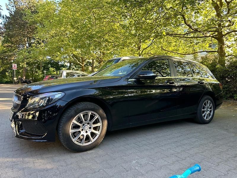 Second-hand Mercedes C220 AMG 170 CP (125 kW) 2014 Negru Break