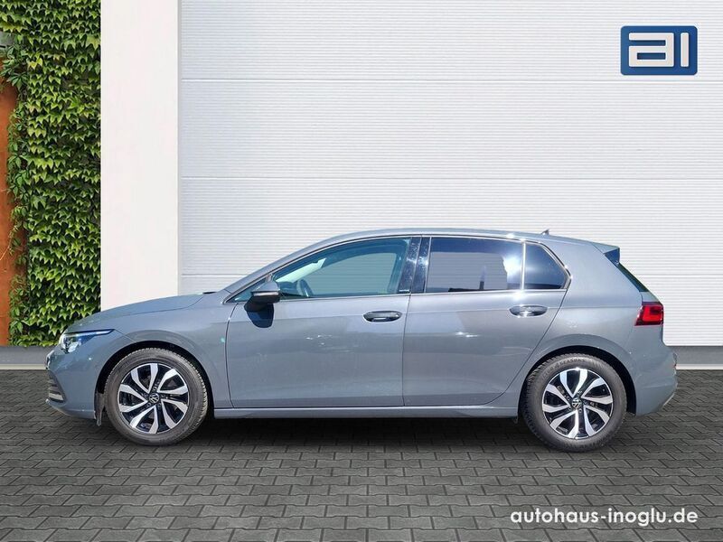 Gebraucht VW Golf VIII Active 150 PS (110 kW) 2022 Schwarz Limousine