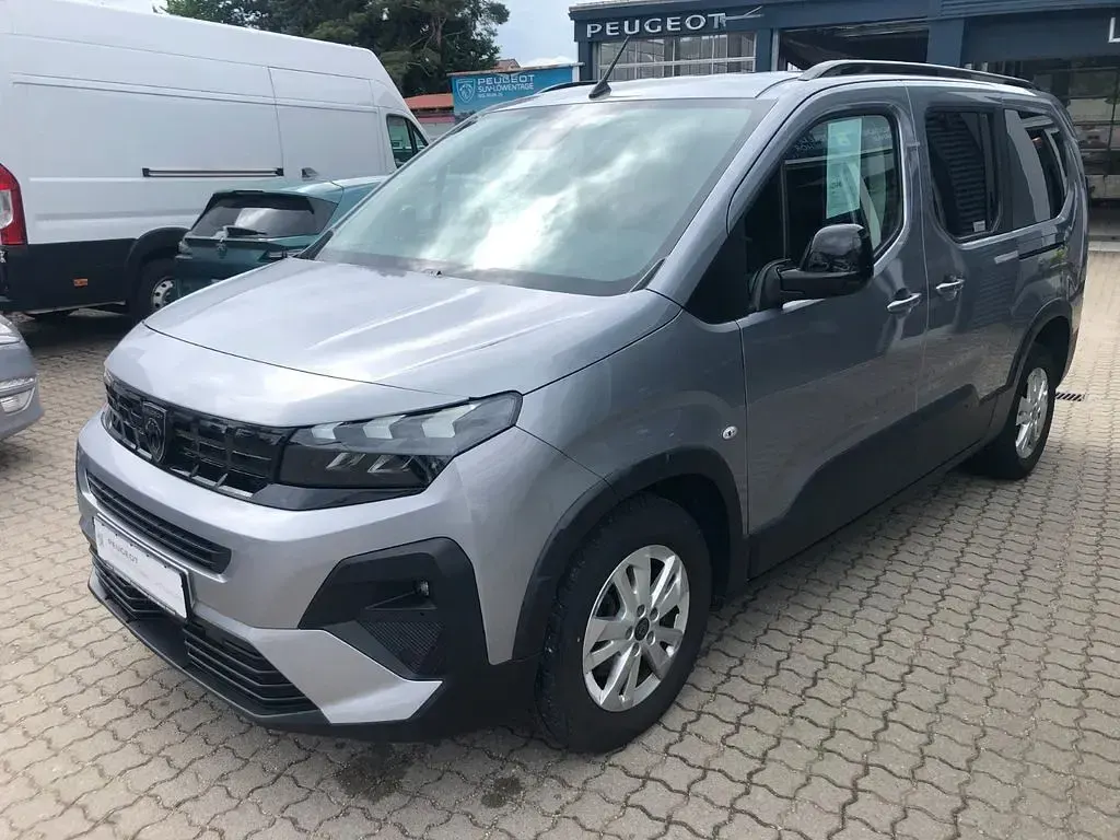 Gebraucht Peugeot Rifter Allure 131 PS (96 kW) 2024 Mwt.artensesilber Van / Kleinbus