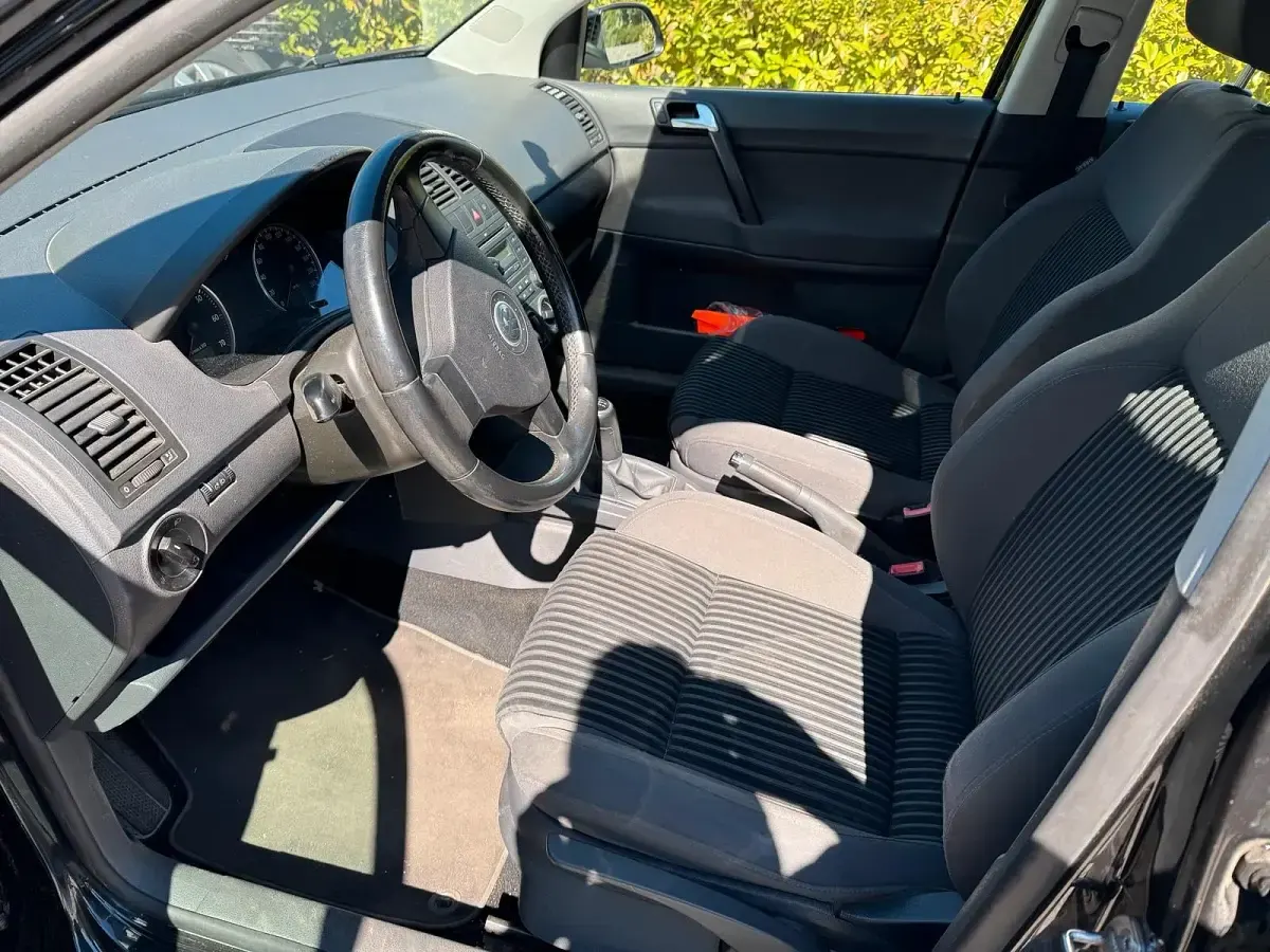 Gebraucht VW Polo 75 PS (55 kW) 2007 Schwarz Kleinwagen
