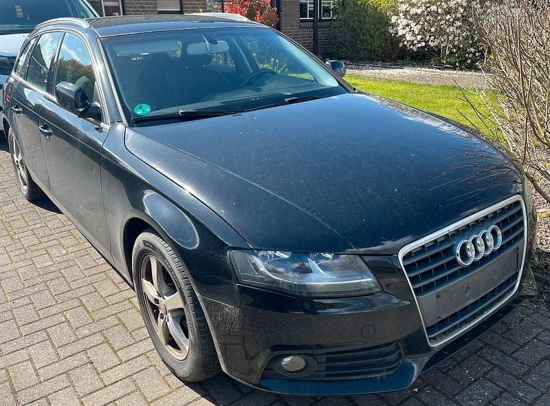Second-hand Audi A4 Attraction 120 CP (88 kW) 2011 Negru Break