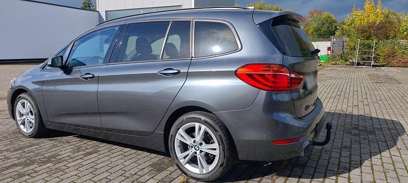 Gebraucht BMW 218 Advantage 150 PS (110 kW) 2020 Grau Kombi