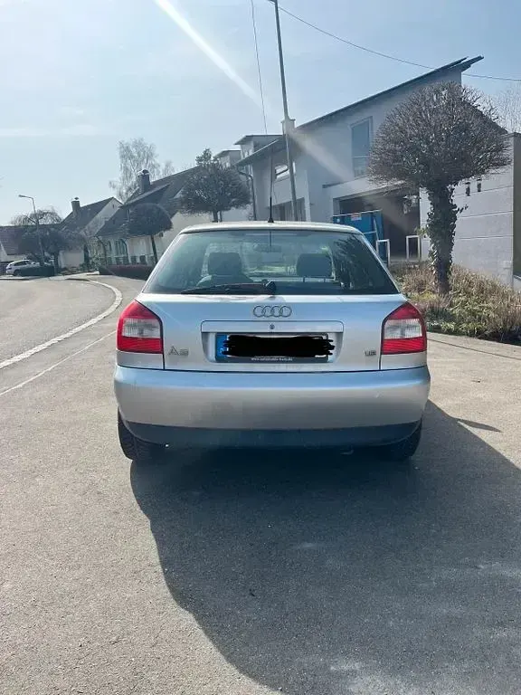 Gebraucht Audi A3 Ambiente 125 PS (91 kW) 2002 Silber Kleinwagen