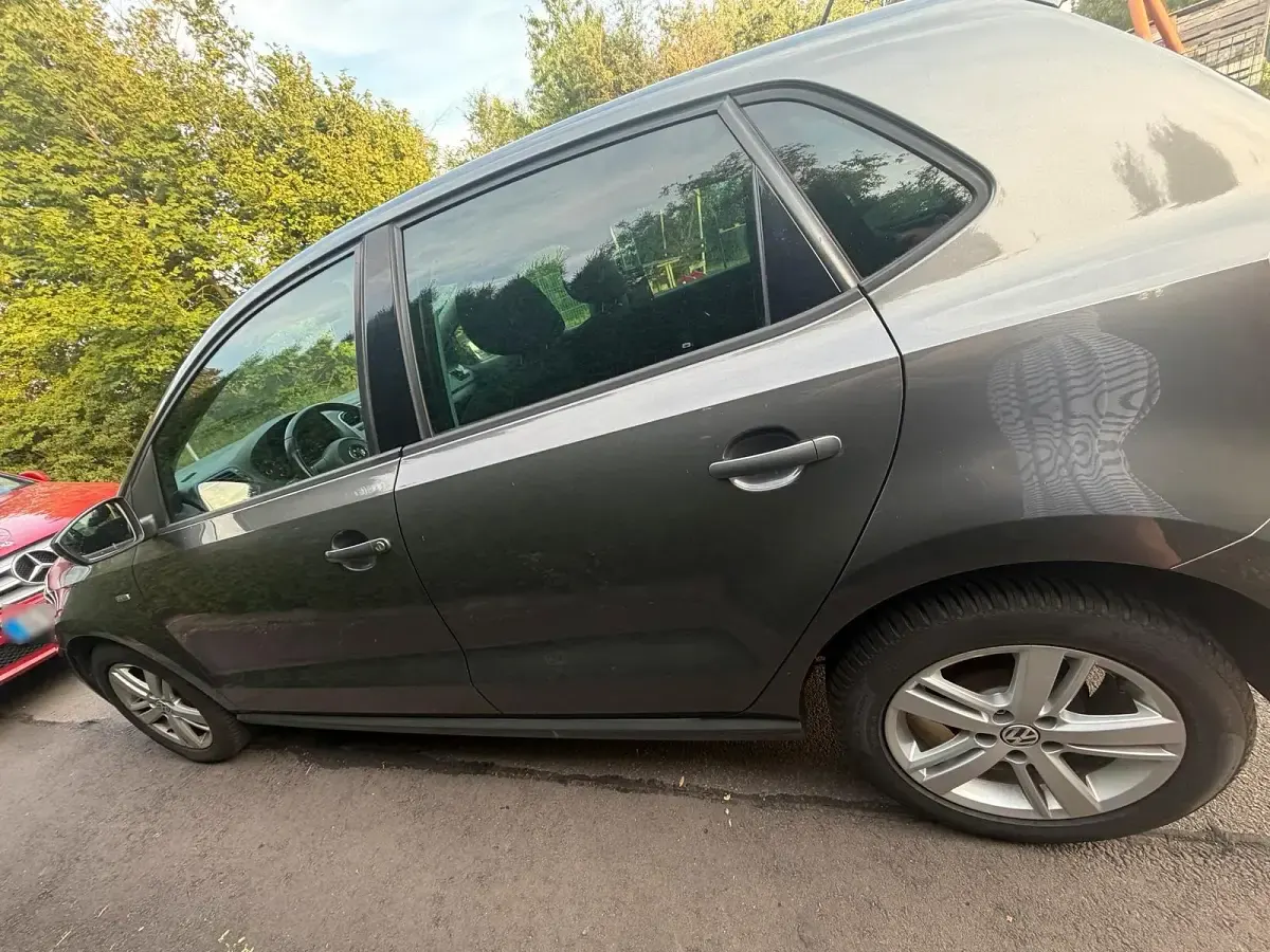 Gebraucht VW Polo Match 70 PS (51 kW) 2012 Grau Kleinwagen