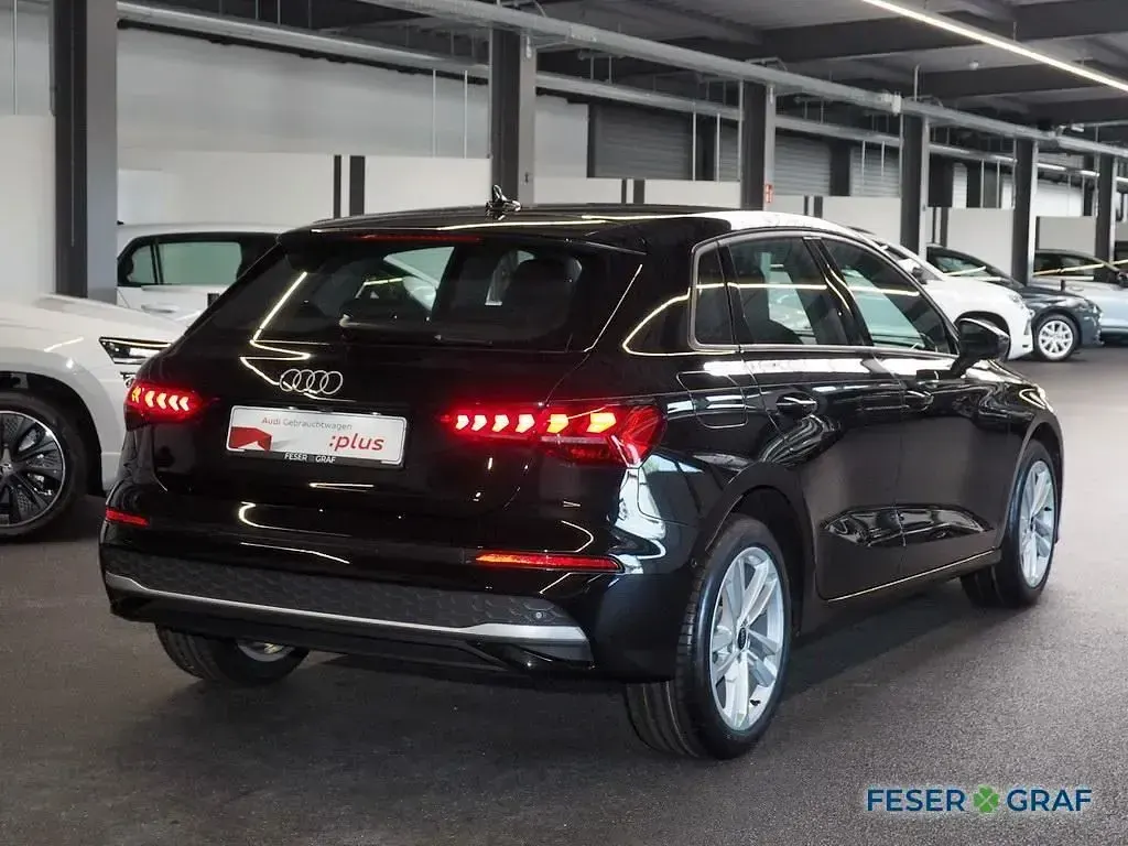 Gebraucht Audi A3 Ambiente 116 PS (85 kW) 2025 Mythosschwarz metallic Limousine