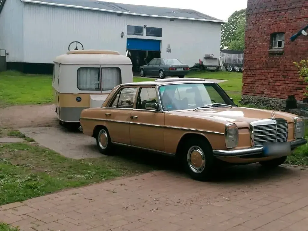 Gebraucht Mercedes W115 98 PS (72 kW) 1976 Beige Limousine