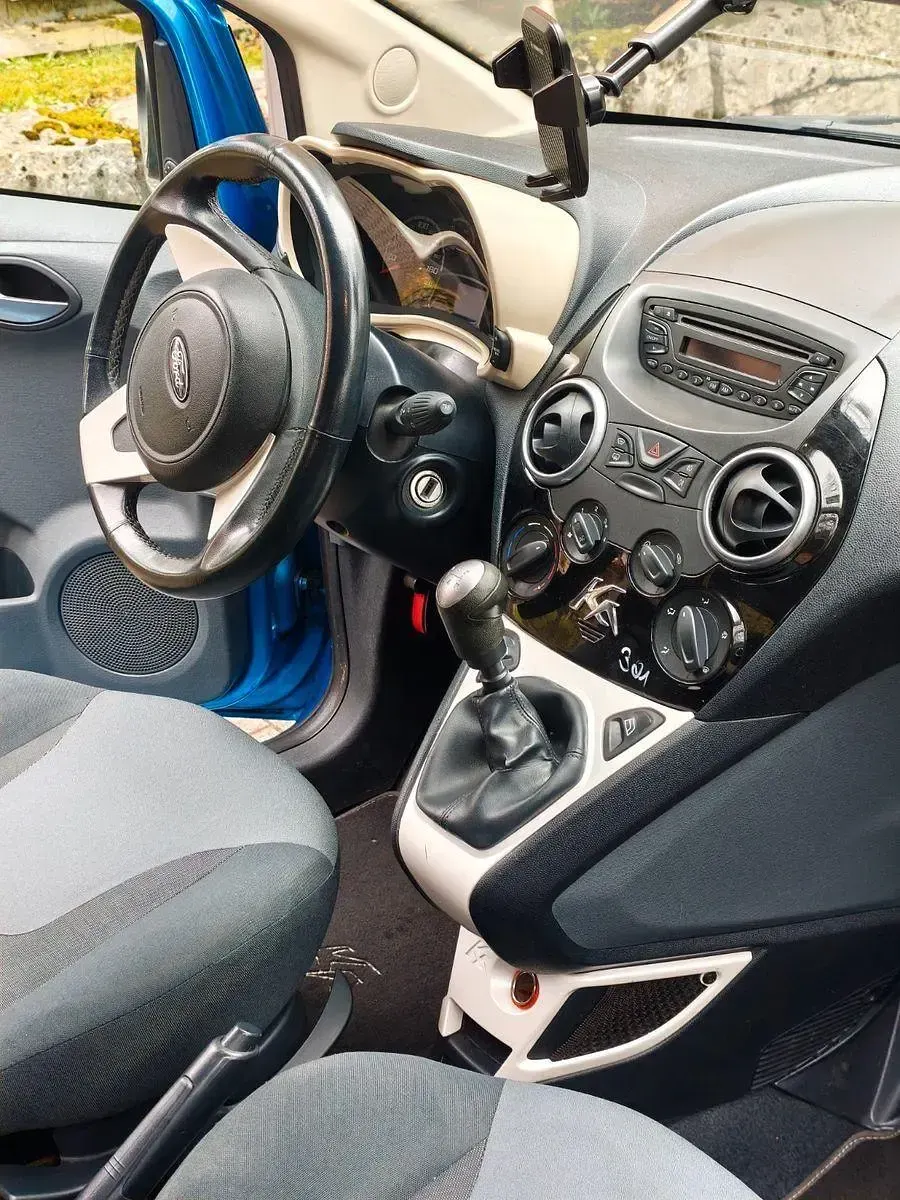 Używany Ford Ka Titanium 69 KM (50 kW) 2010 Niebieski Hatchback