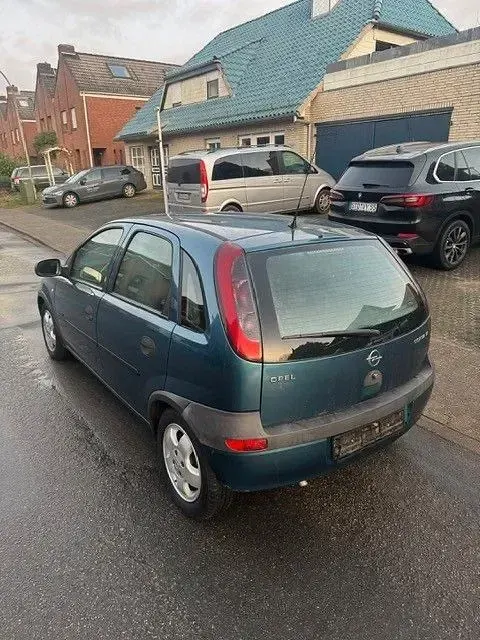 Second-hand Opel Corsa Comfort 75 CP (55 kW) 2002 Albastru Hatchback