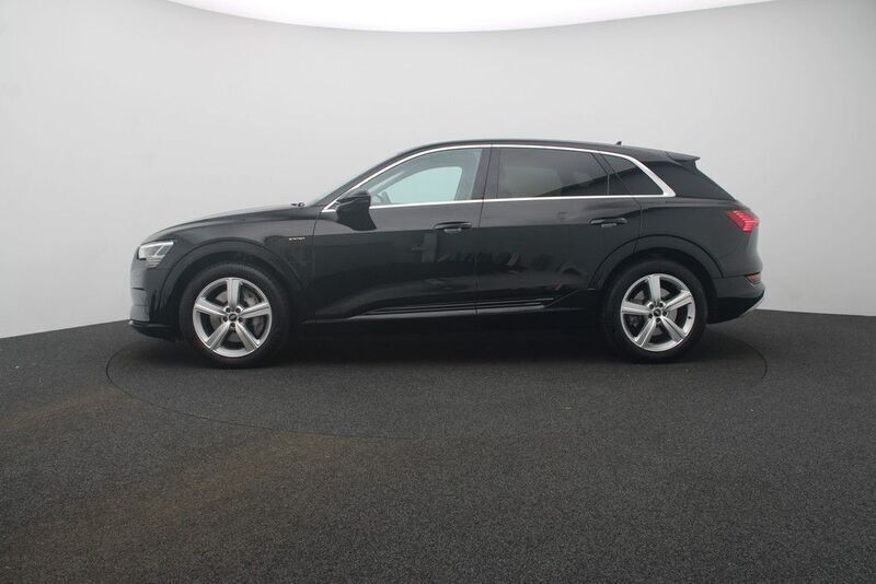 Gebraucht Audi e-tron Advanced 230 kW (313 PS) 2022 Schwarz SUV