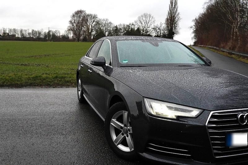 Gebraucht Audi A4 Ambiente 150 PS (110 kW) 2016 Grau Limousine