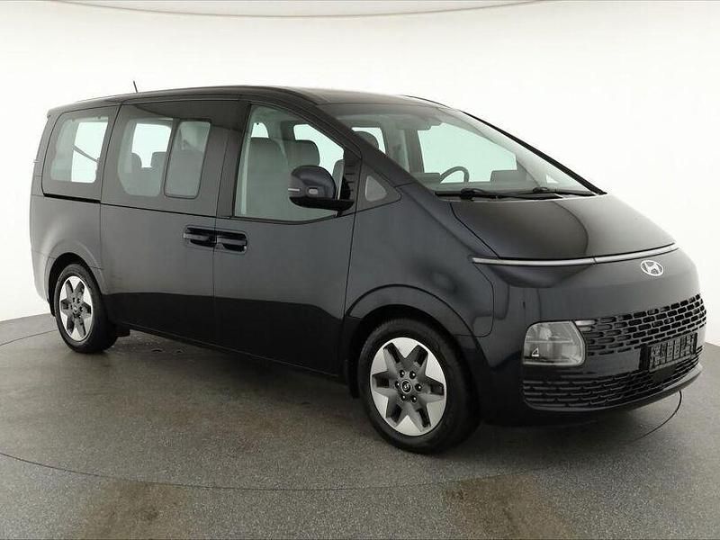 Gebraucht Hyundai Staria Premium 177 PS (130 kW) 2022 Moonlight blue / mic Van / Kleinbus