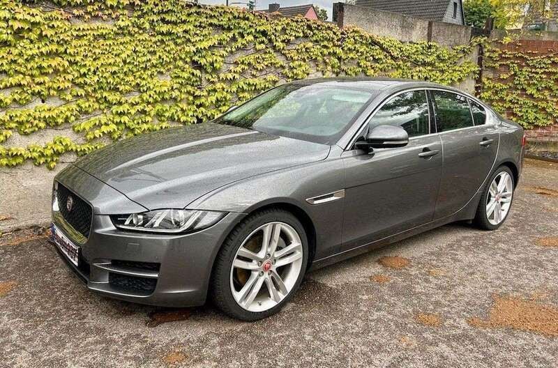 Ammonite grey Gebraucht 2016 Jaguar XE Prestige Limousine | 22.490 € (Fairer Preis) - Bild 1/4