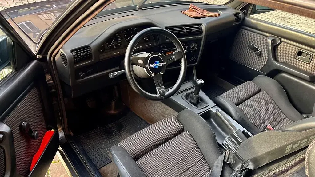 Gebraucht BMW 325 Performance 179 PS (131 kW) 1987 Grau