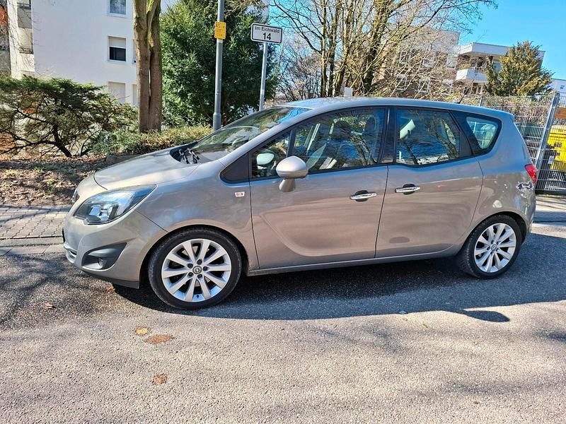 Gebraucht Opel Meriva 140 PS (102 kW) 2011 Andere farben Van / Kleinbus