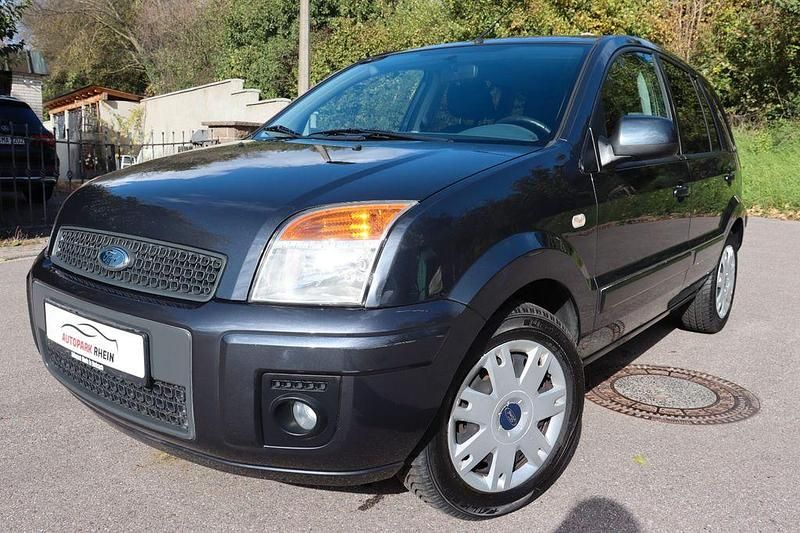 Grau Gebraucht 2010 Ford Fusion Style Limousine | 3.990 € (Etwas zu teuer) - Bild 1/4