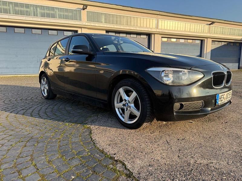 Gebraucht BMW 116 136 PS (100 kW) 2011 Schwarz Kleinwagen