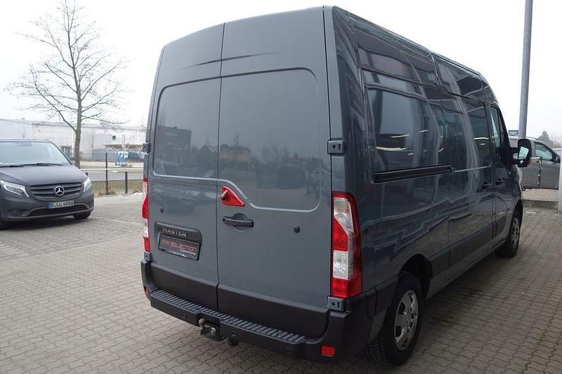 Gebraucht Renault Master 150 PS (110 kW) 2021 Grau Van / Kleinbus