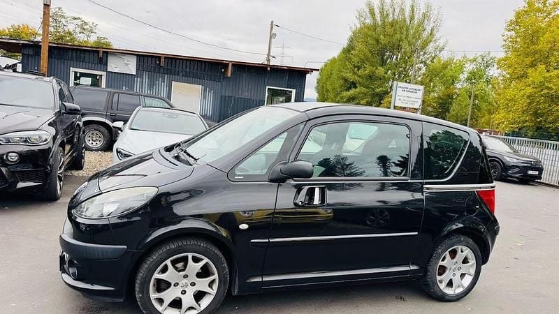 Gebraucht Peugeot 1007 Premium 73 PS (53 kW) 2008 Schwarz Van / Kleinbus