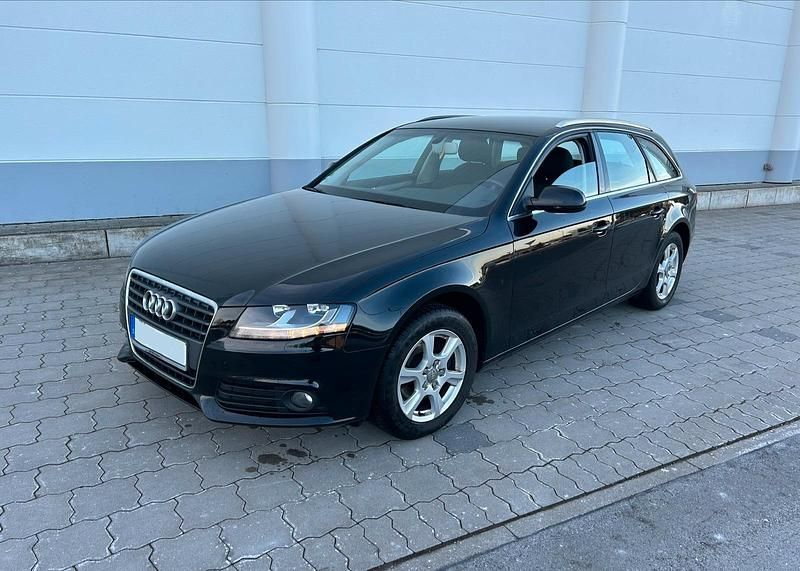 Gebraucht Audi A4 Attraction 143 PS (105 kW) 2011 Schwarz Kombi
