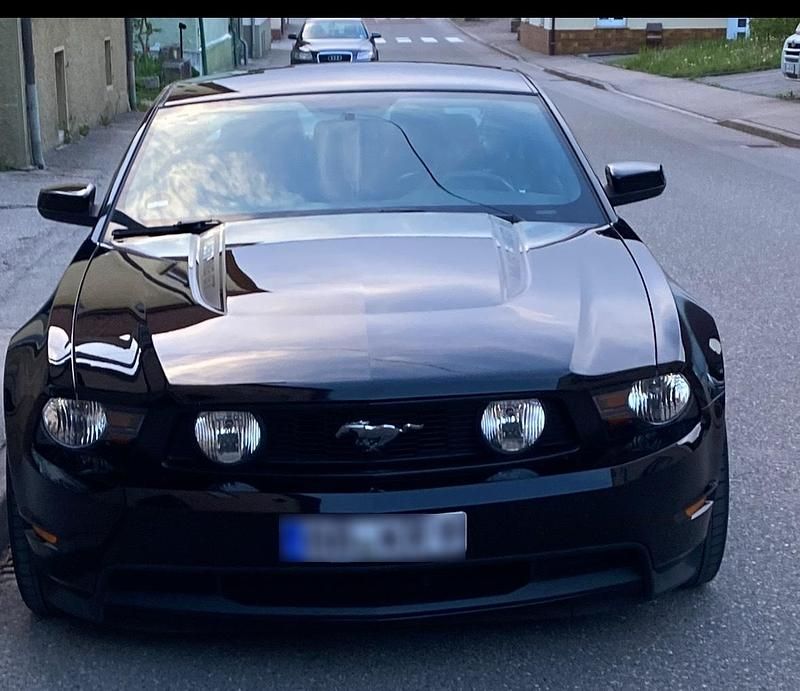 Gebraucht Ford Mustang GT 417 PS (306 kW) 2012 Schwarz Coupé