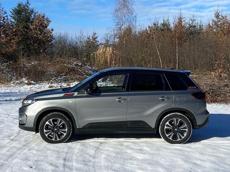 Gebraucht Suzuki Vitara Comfort 129 PS (94 kW) 2022 Grau SUV