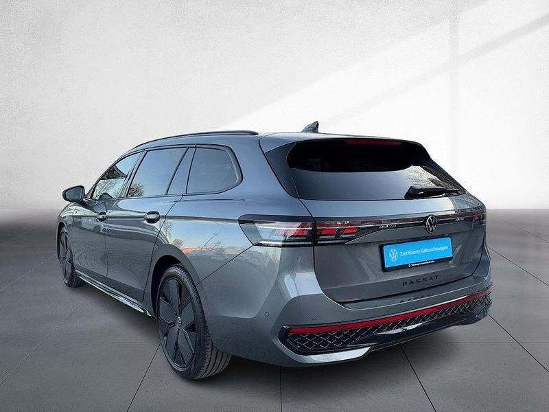 Neu VW Passat R-line 150 PS (110 kW) 2025 Diabasgrau metallic Kombi