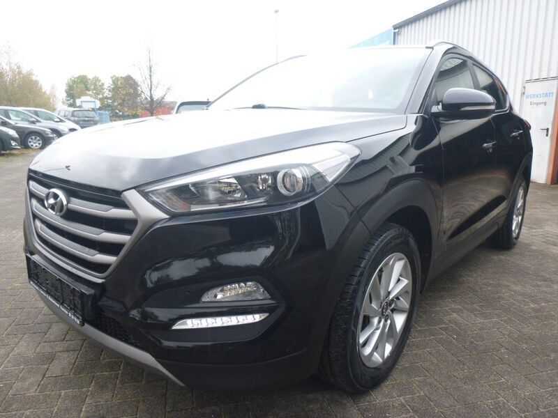 Schwarz metallic Gebraucht 2016 Hyundai Tucson Trend SUV | 14.699 € (Fairer Preis) - Bild 1/4