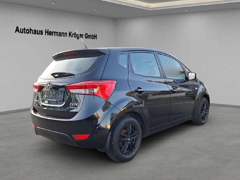 Gebraucht Hyundai ix20 Classic 90 PS (66 kW) 2012 Schwarz Kleinwagen
