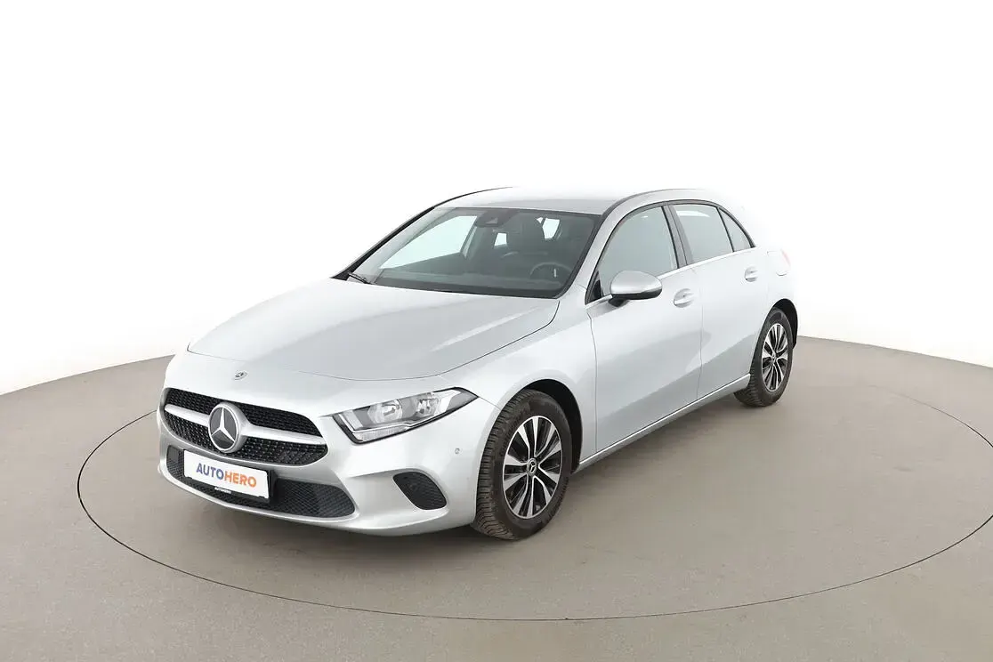 Gebraucht Mercedes A200 163 PS (119 kW) 2020 Limousine