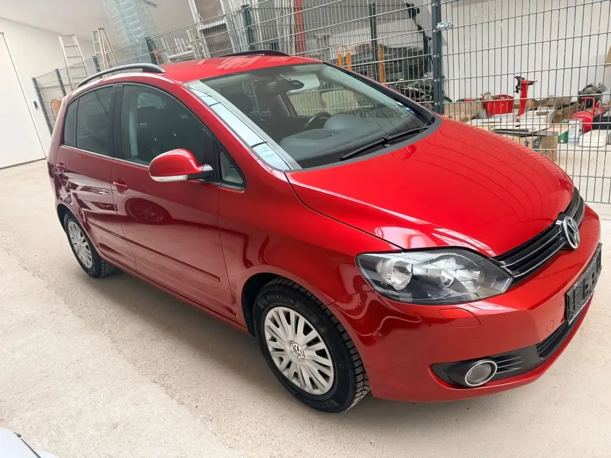 Gebraucht VW Golf VI Team 86 PS (63 kW) 2010 Rot Kleinwagen