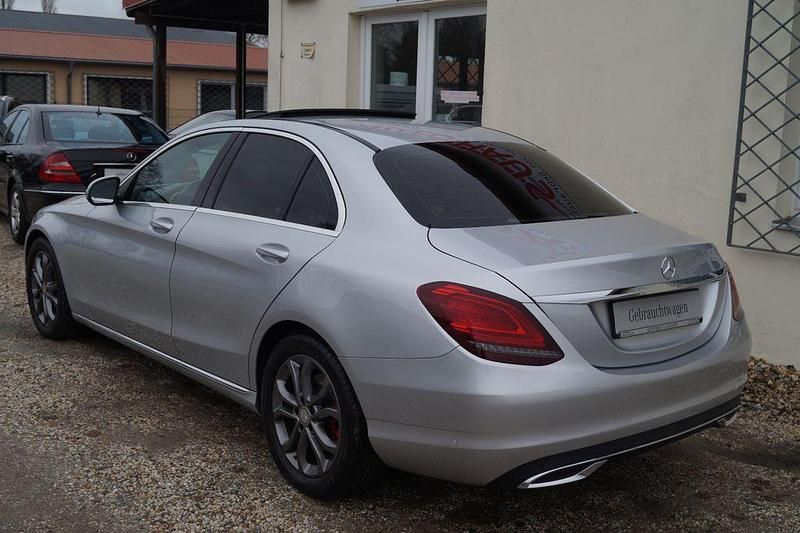 Gebraucht Mercedes C220 194 PS (142 kW) 2019 Silber Limousine