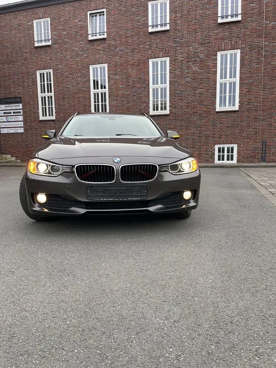 Gebraucht BMW 318 Luxury Line 143 PS (105 kW) 2014 Braun Kombi